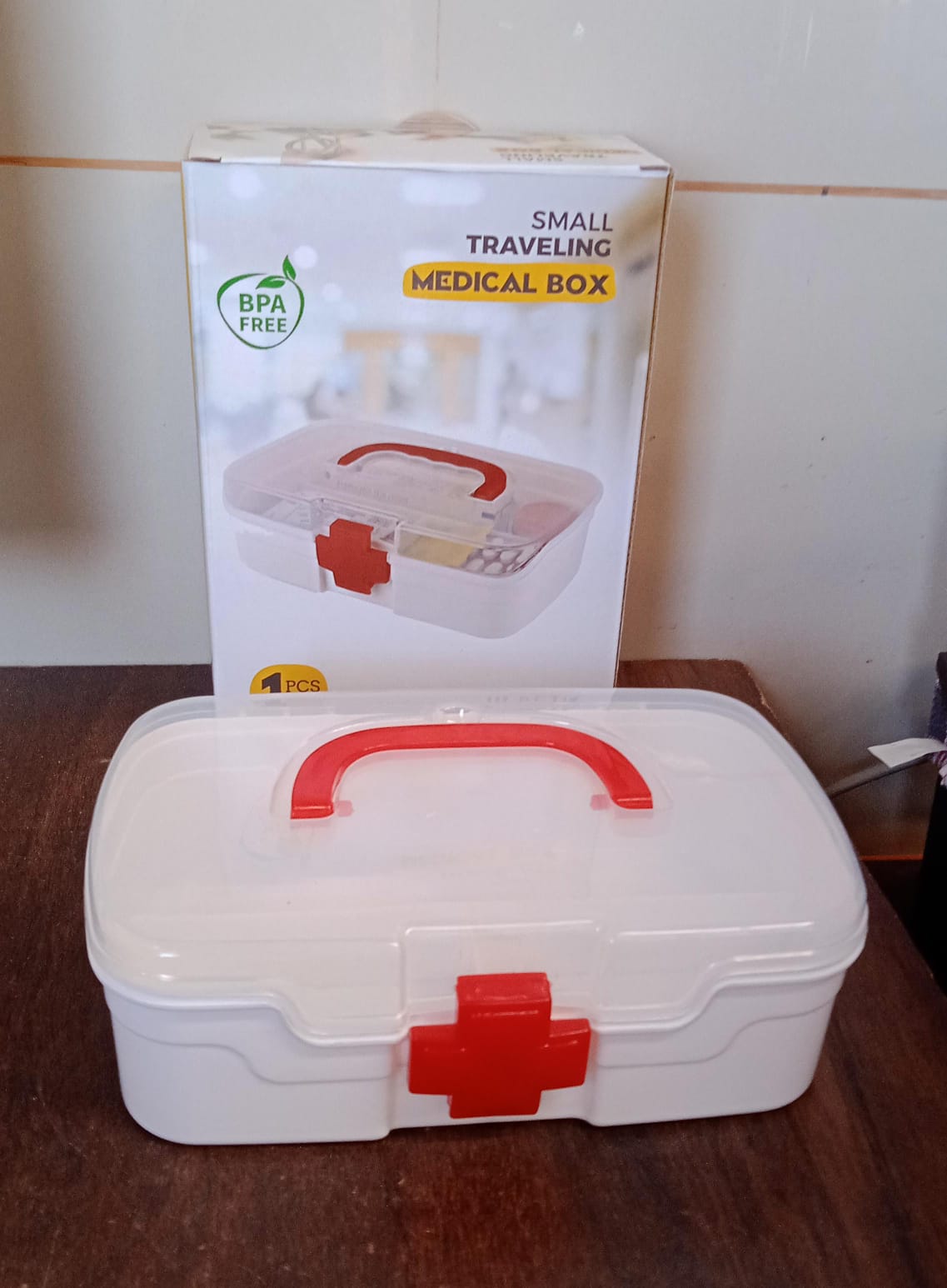 3 Compartment Medical Box, 1 Piece, Indoor Outdoor Medical Utility, Medicine Storage Box, Detachable Tray Medical Box Multi Purpose Regular Medicine, First Aid Box with Handle, Transparent Lid & Color Box