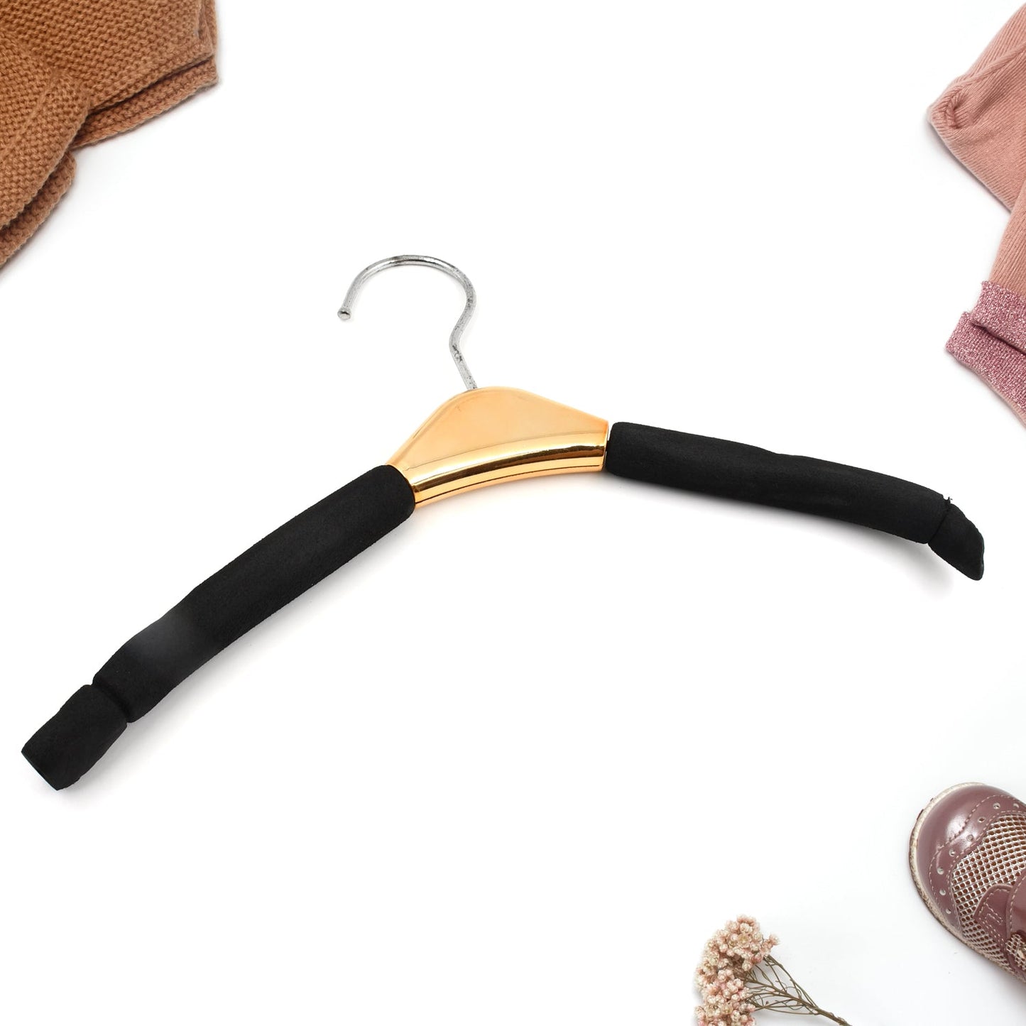 Solid Sponge Hanger Non-Slip Hanger Home No Trace Clothes Hanging Pants Clip Clothing Store Hangers, Clothes Hanger for Closet Wedding Dress Women, Men, Children Clothing (1 Pc)