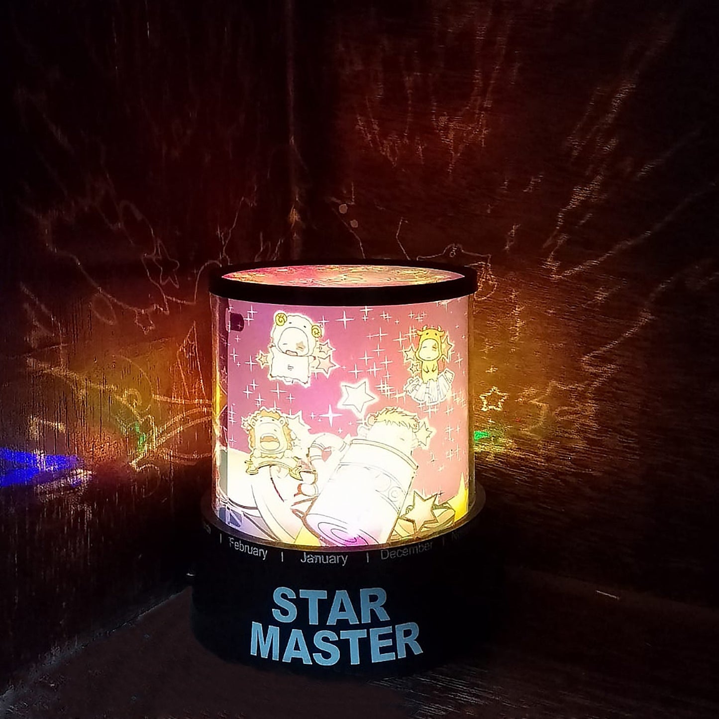 LED Projector Night Light Amazing Lamp, 3 Battery operated lamps, Rotation With the music Function, Master for Kids Bedroom Home Decoration Night Romantic Gift (Battery Not Included / 1 pc)